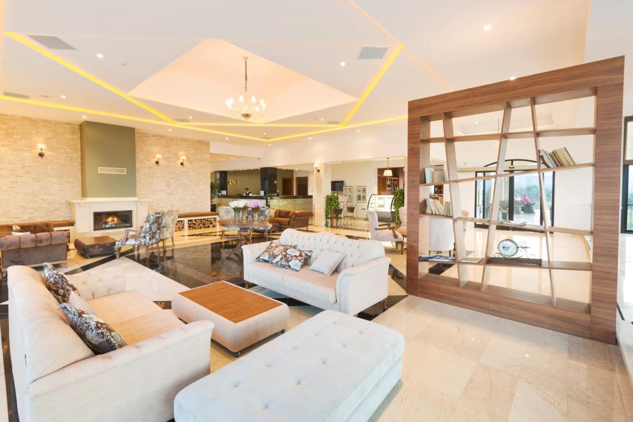 Korineum Golf & Beach Resort Agios Georgios  Buitenkant foto