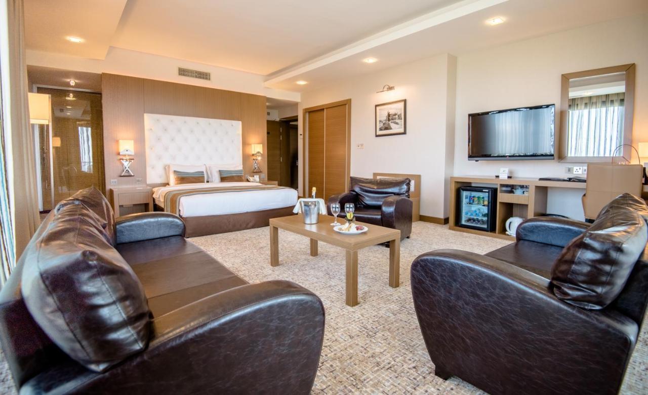 Korineum Golf & Beach Resort Agios Georgios  Buitenkant foto