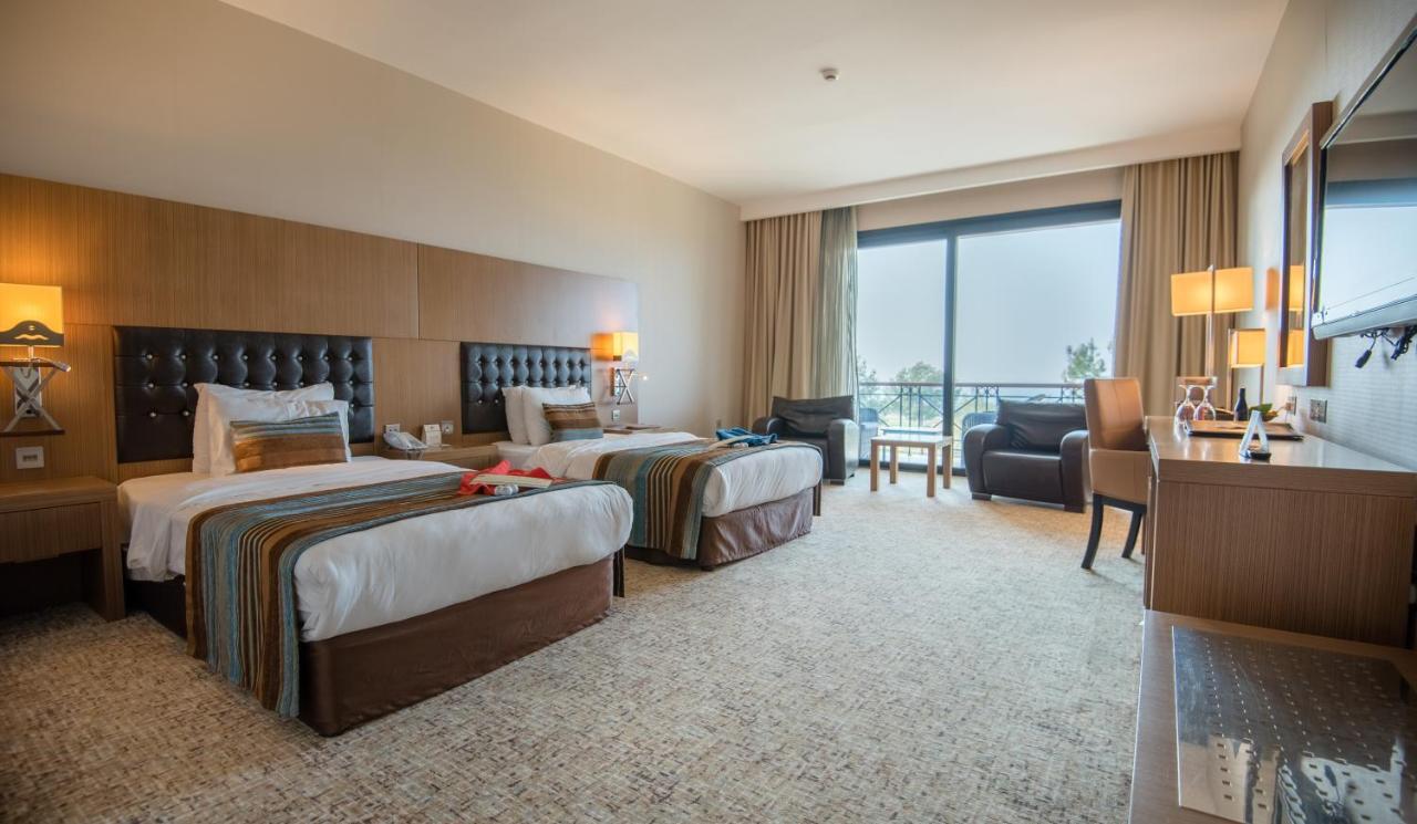 Korineum Golf & Beach Resort Agios Georgios  Buitenkant foto