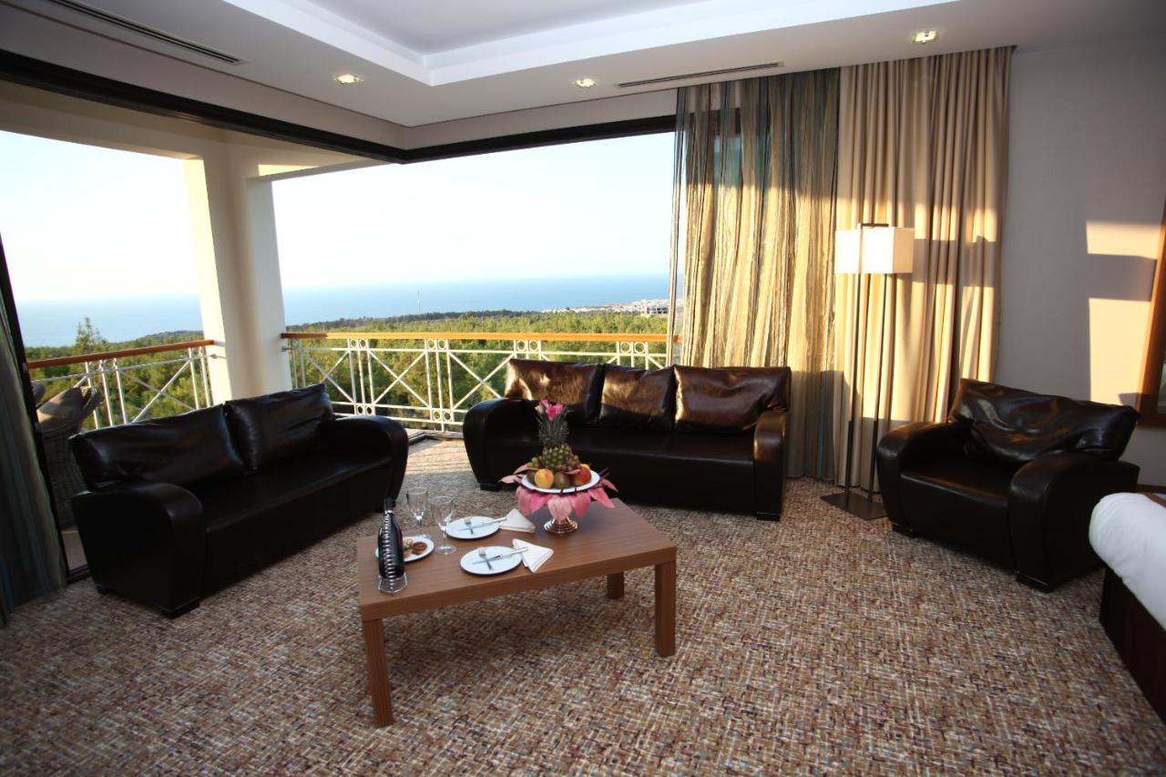 Korineum Golf & Beach Resort Agios Georgios  Buitenkant foto